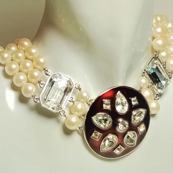 Yves St. Laurent enameled diamond rhinestone and faux pearl necklace - Picture 1 of 6